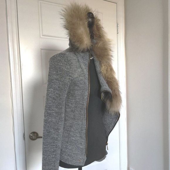 MET knit zip front fitted jacket with fur hoody - Picture 3 of 4